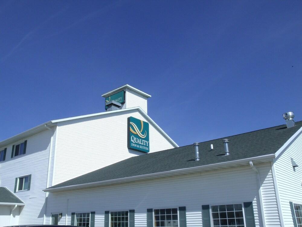 Quality Inn & Suites Eldridge Davenport North Bagian luar foto