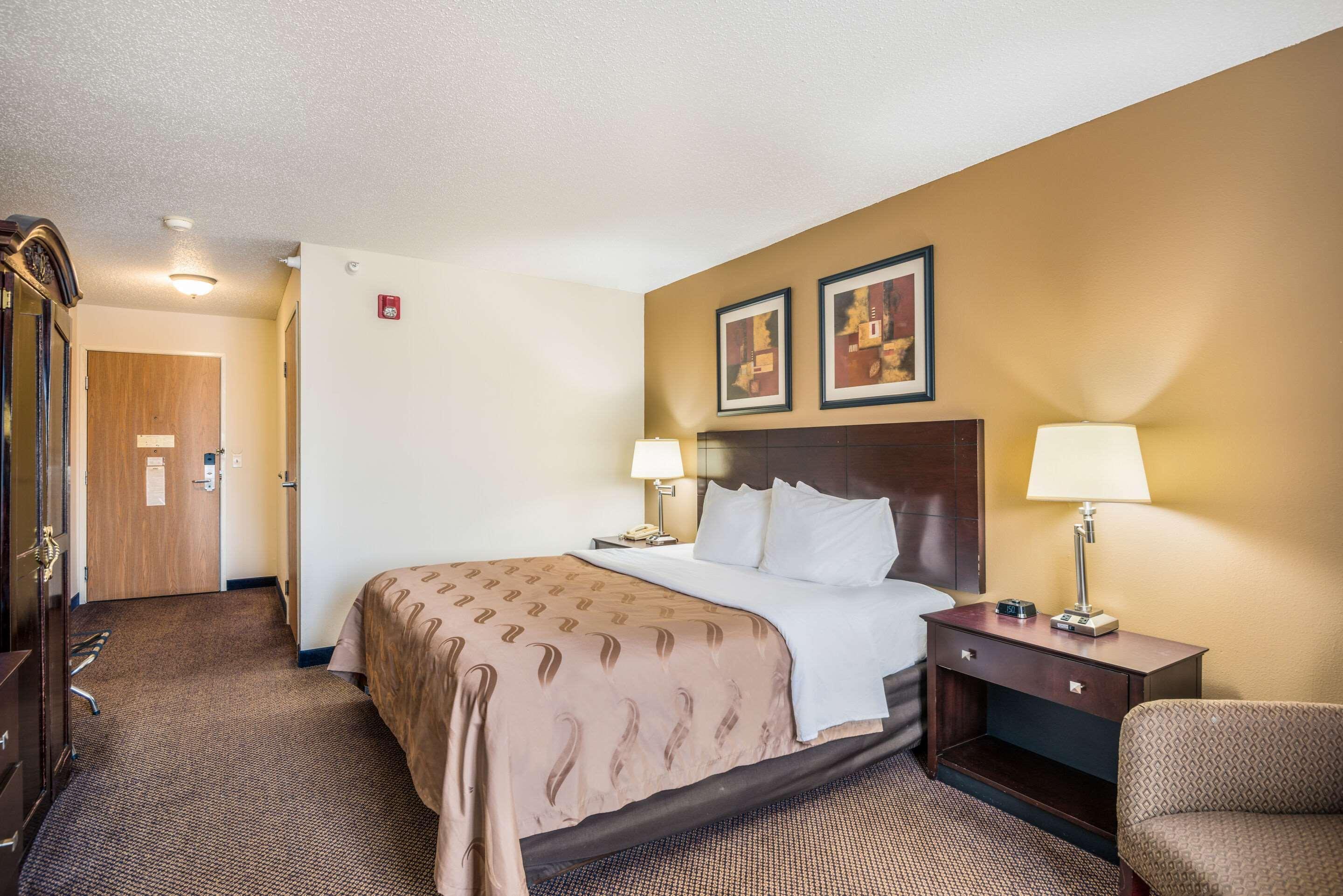 Quality Inn & Suites Eldridge Davenport North Bagian luar foto