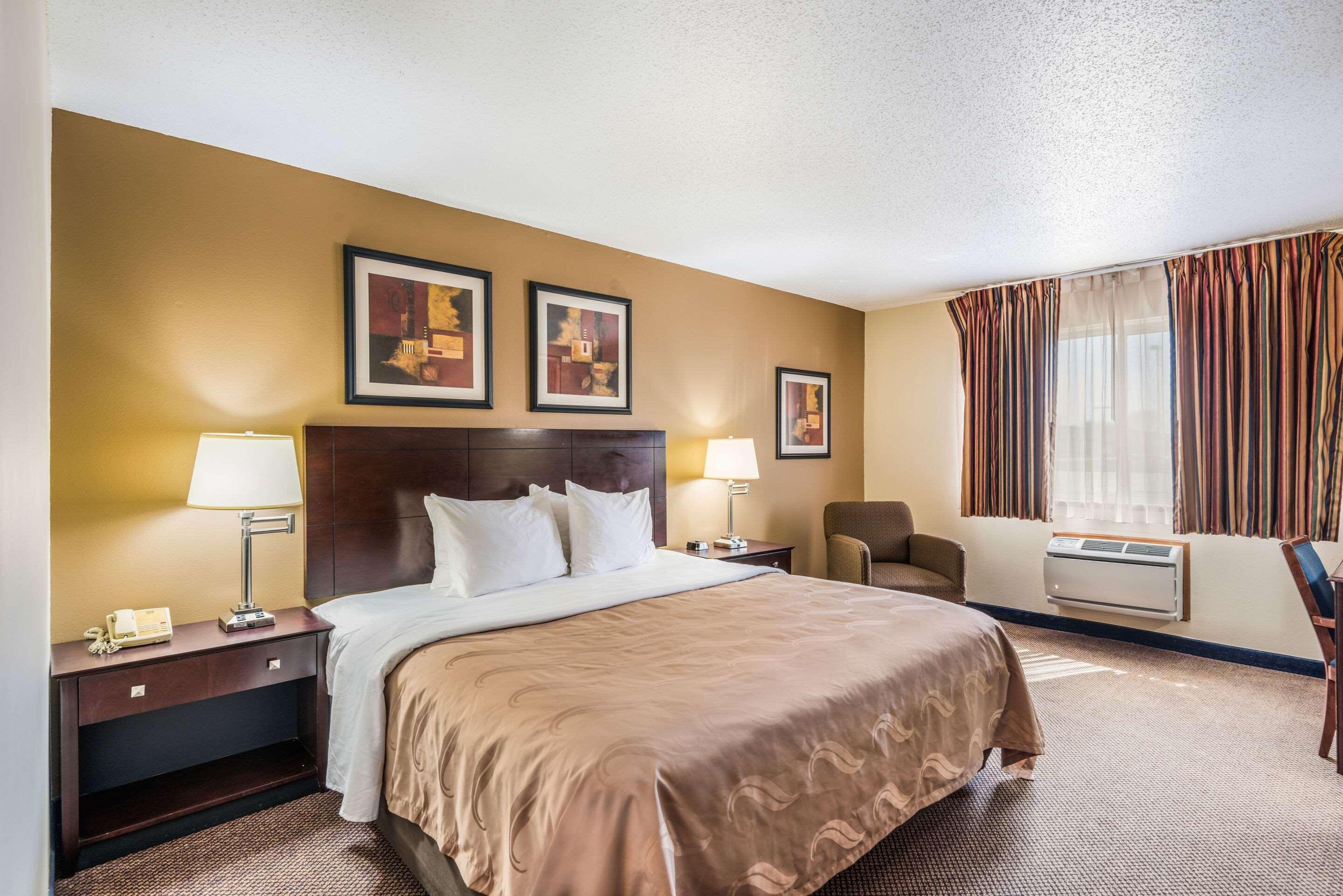 Quality Inn & Suites Eldridge Davenport North Bagian luar foto