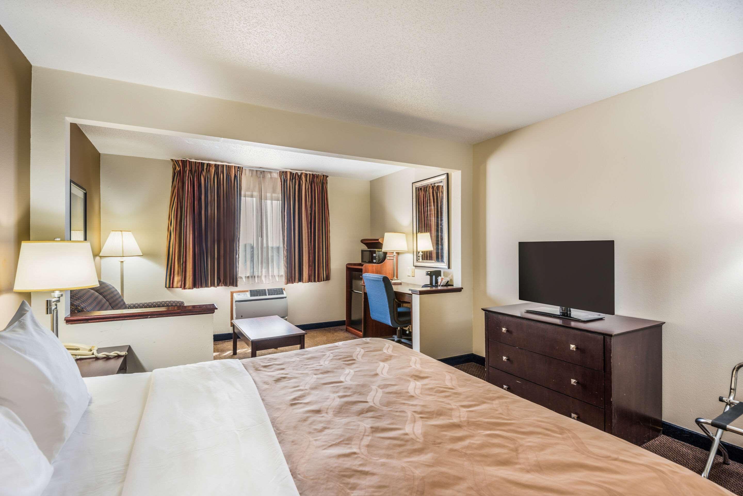 Quality Inn & Suites Eldridge Davenport North Bagian luar foto