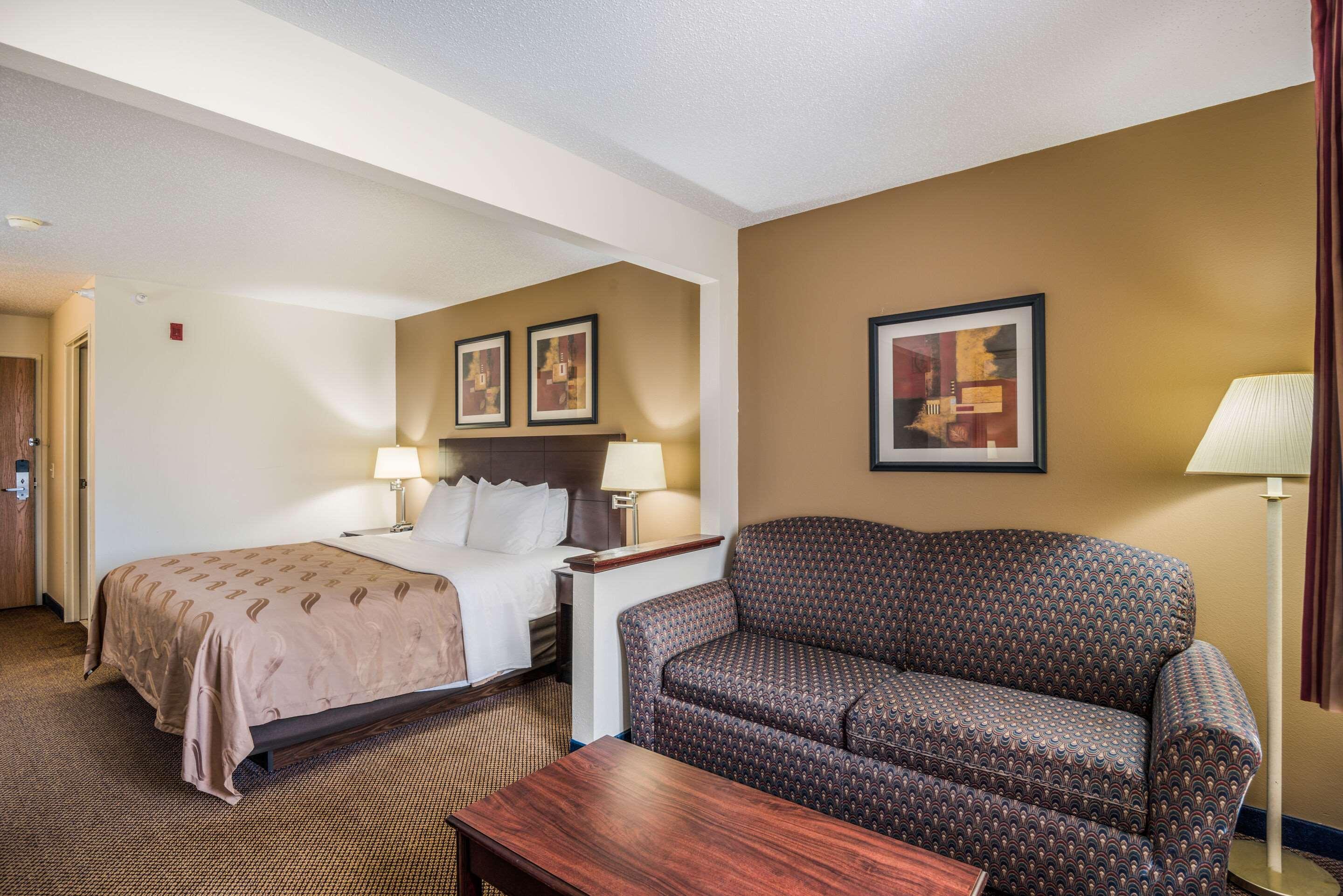 Quality Inn & Suites Eldridge Davenport North Bagian luar foto