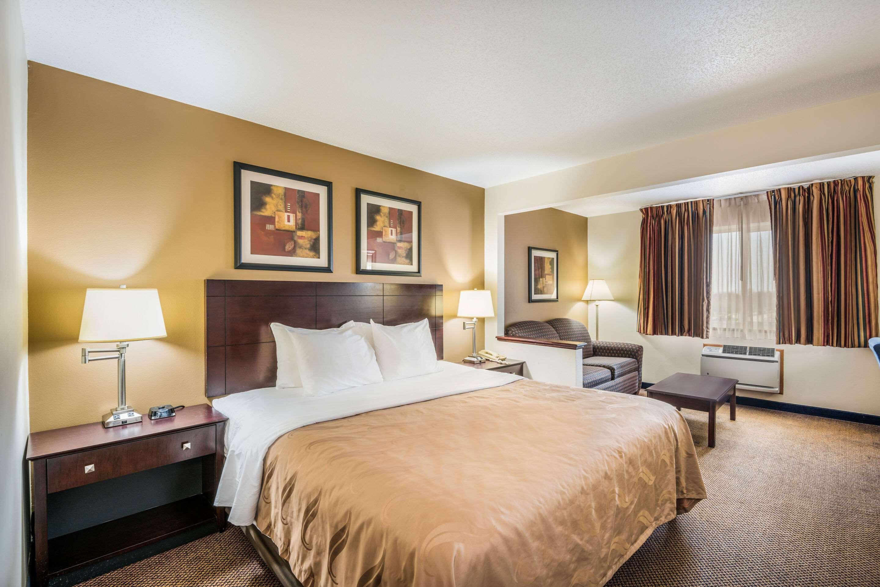 Quality Inn & Suites Eldridge Davenport North Bagian luar foto