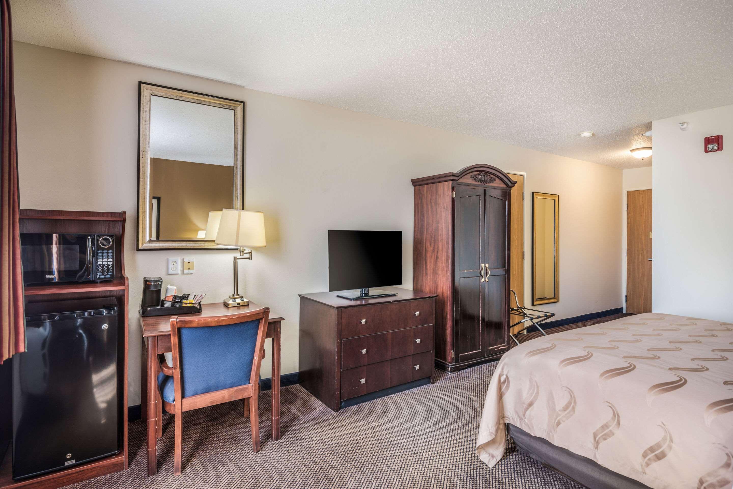 Quality Inn & Suites Eldridge Davenport North Bagian luar foto