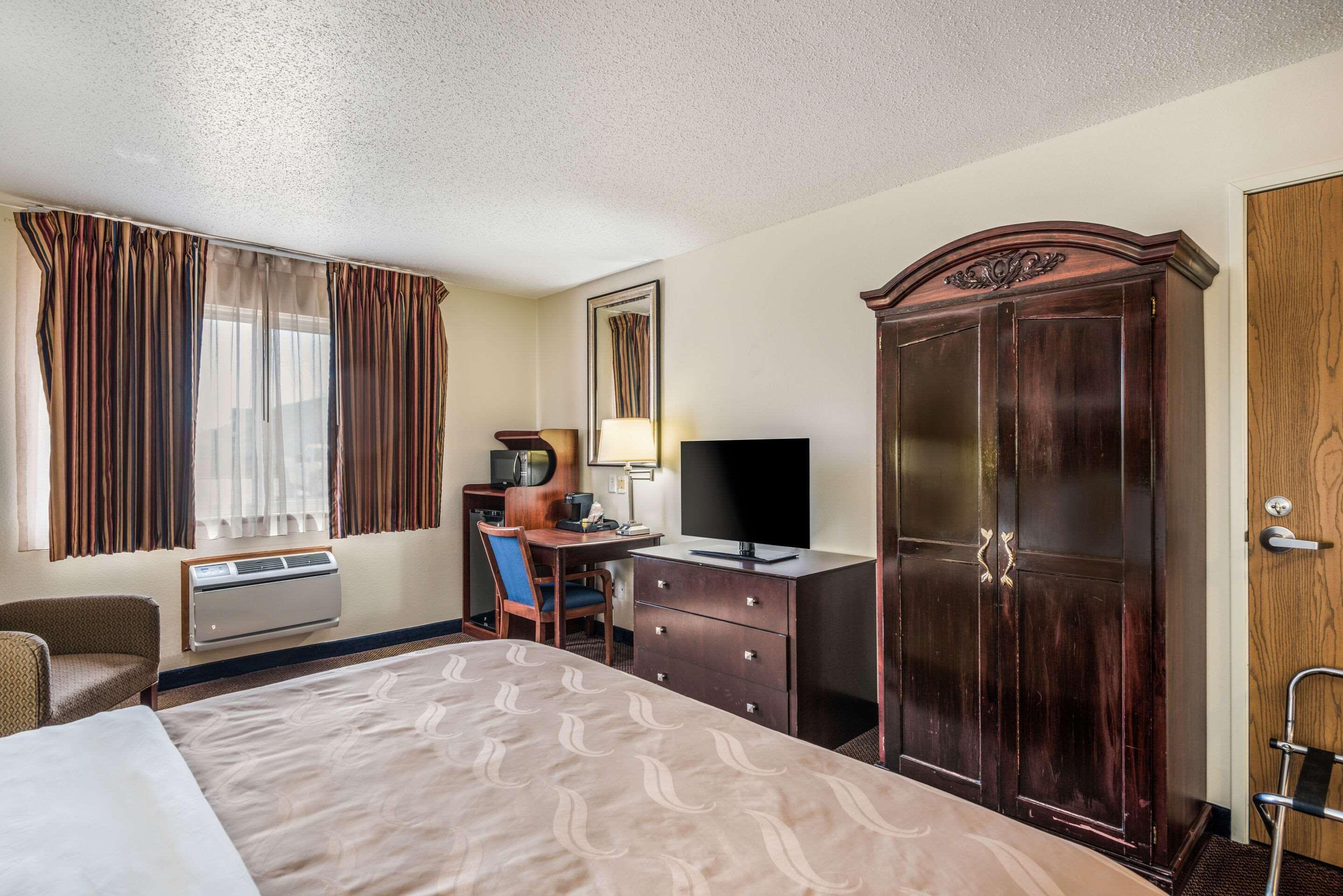 Quality Inn & Suites Eldridge Davenport North Bagian luar foto