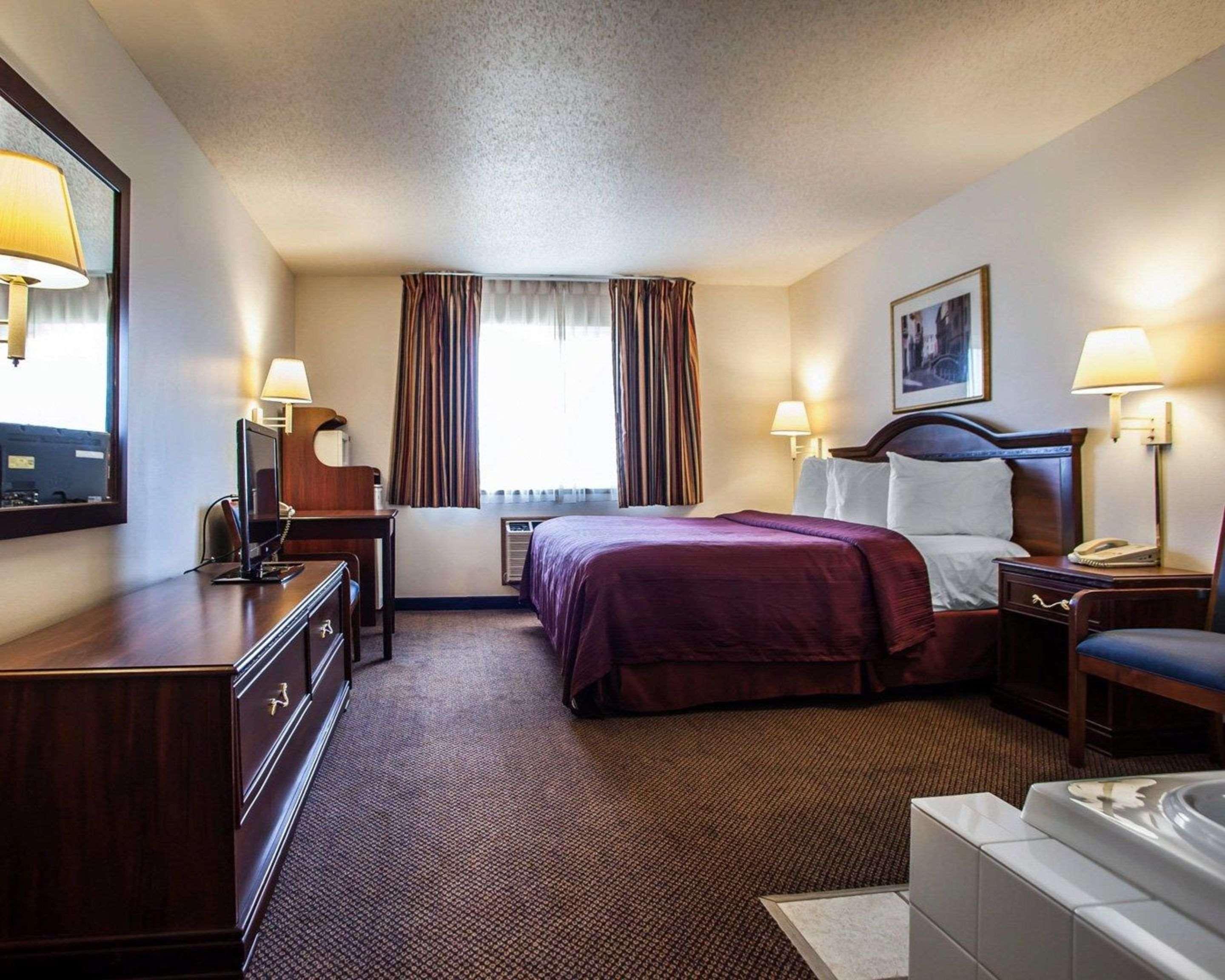 Quality Inn & Suites Eldridge Davenport North Bagian luar foto