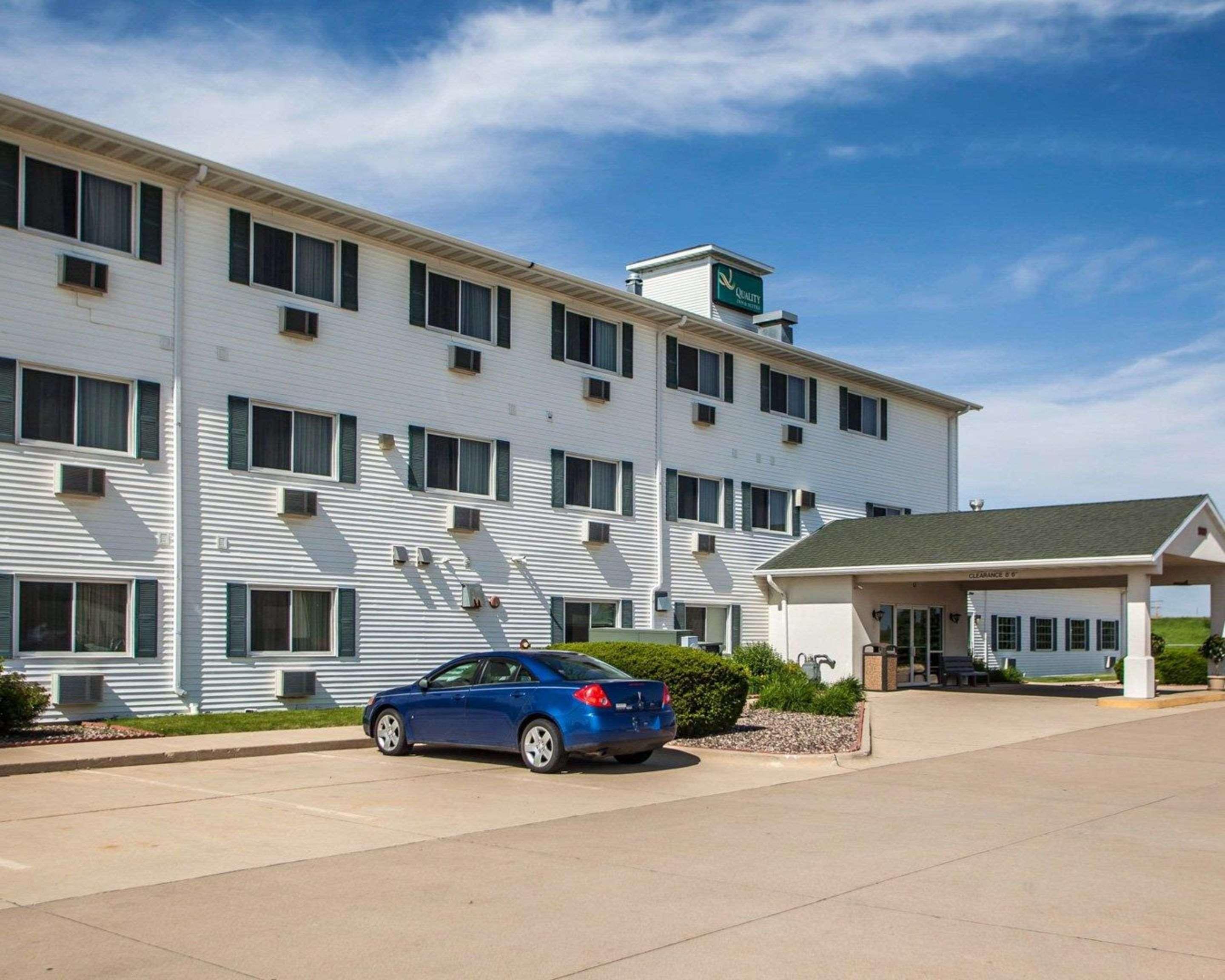 Quality Inn & Suites Eldridge Davenport North Bagian luar foto