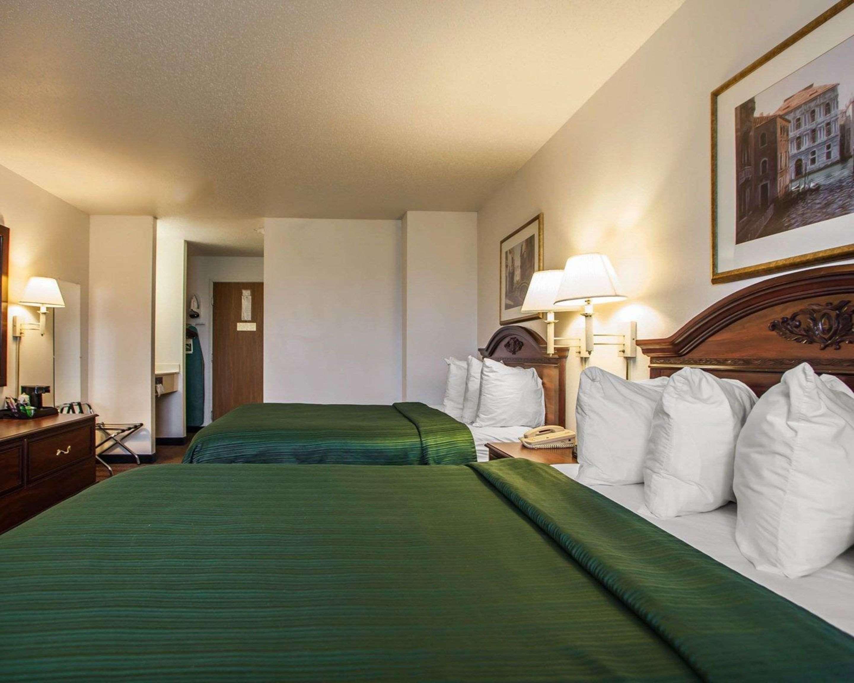 Quality Inn & Suites Eldridge Davenport North Bagian luar foto
