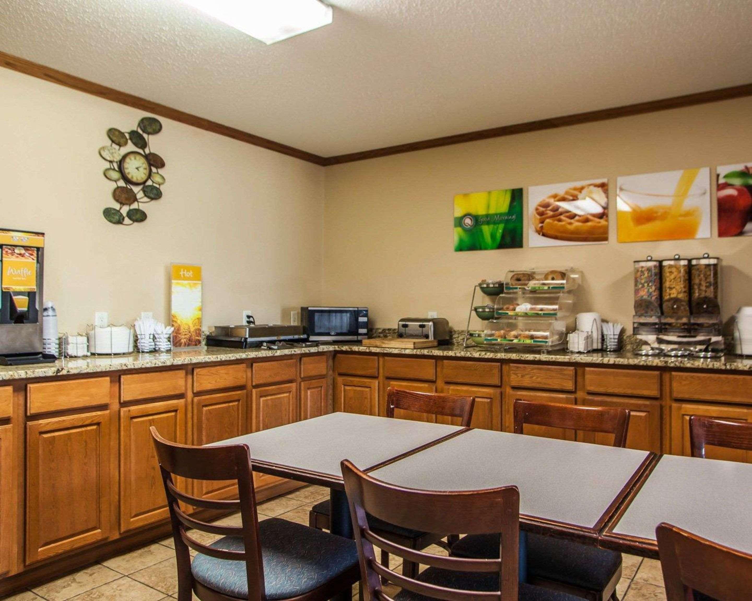 Quality Inn & Suites Eldridge Davenport North Bagian luar foto