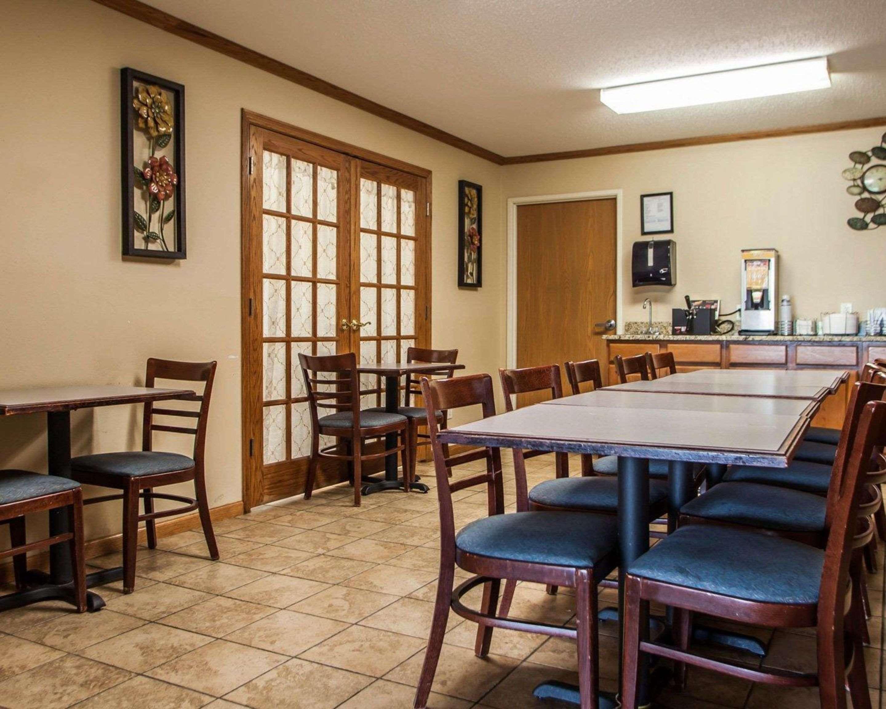 Quality Inn & Suites Eldridge Davenport North Bagian luar foto