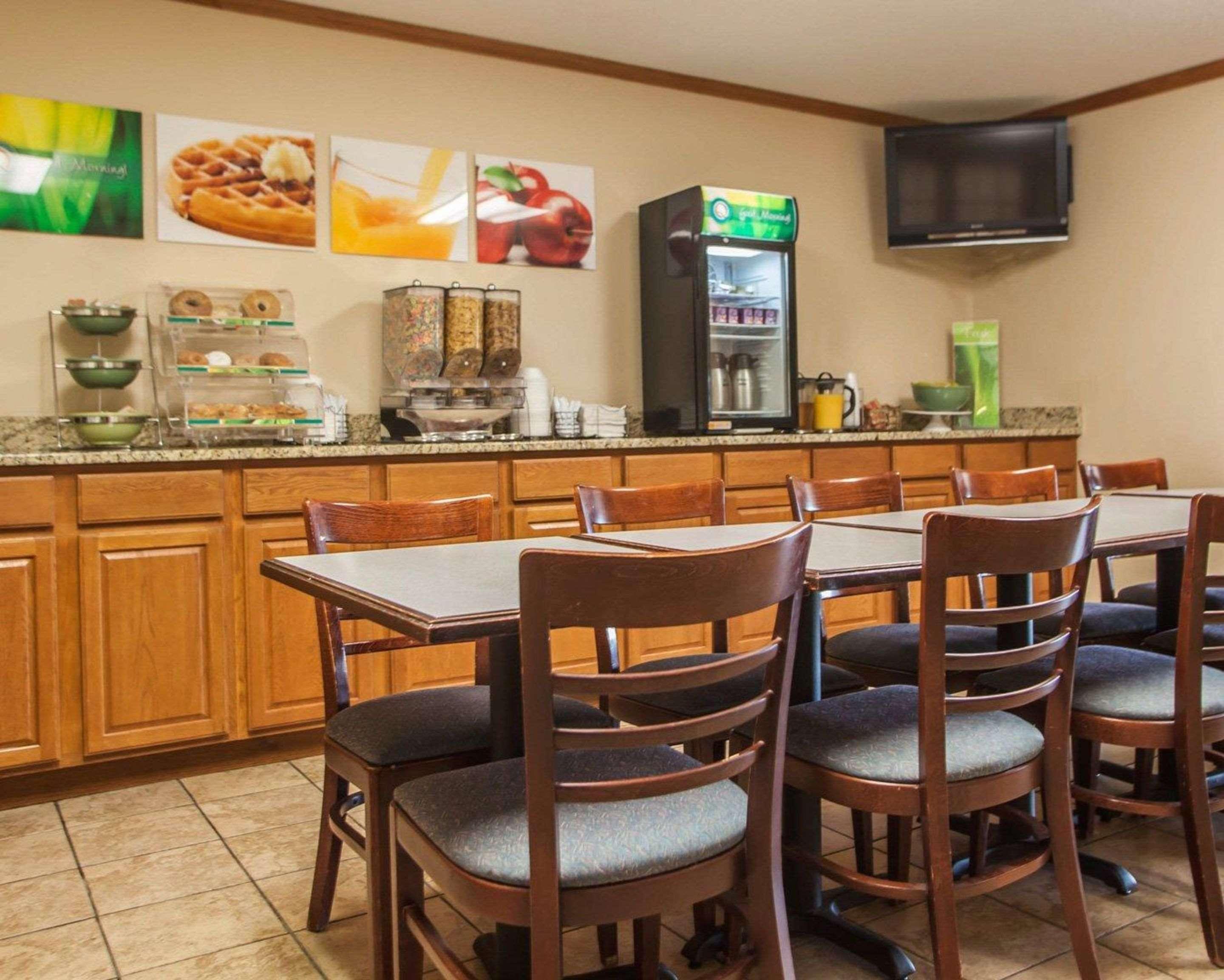 Quality Inn & Suites Eldridge Davenport North Bagian luar foto