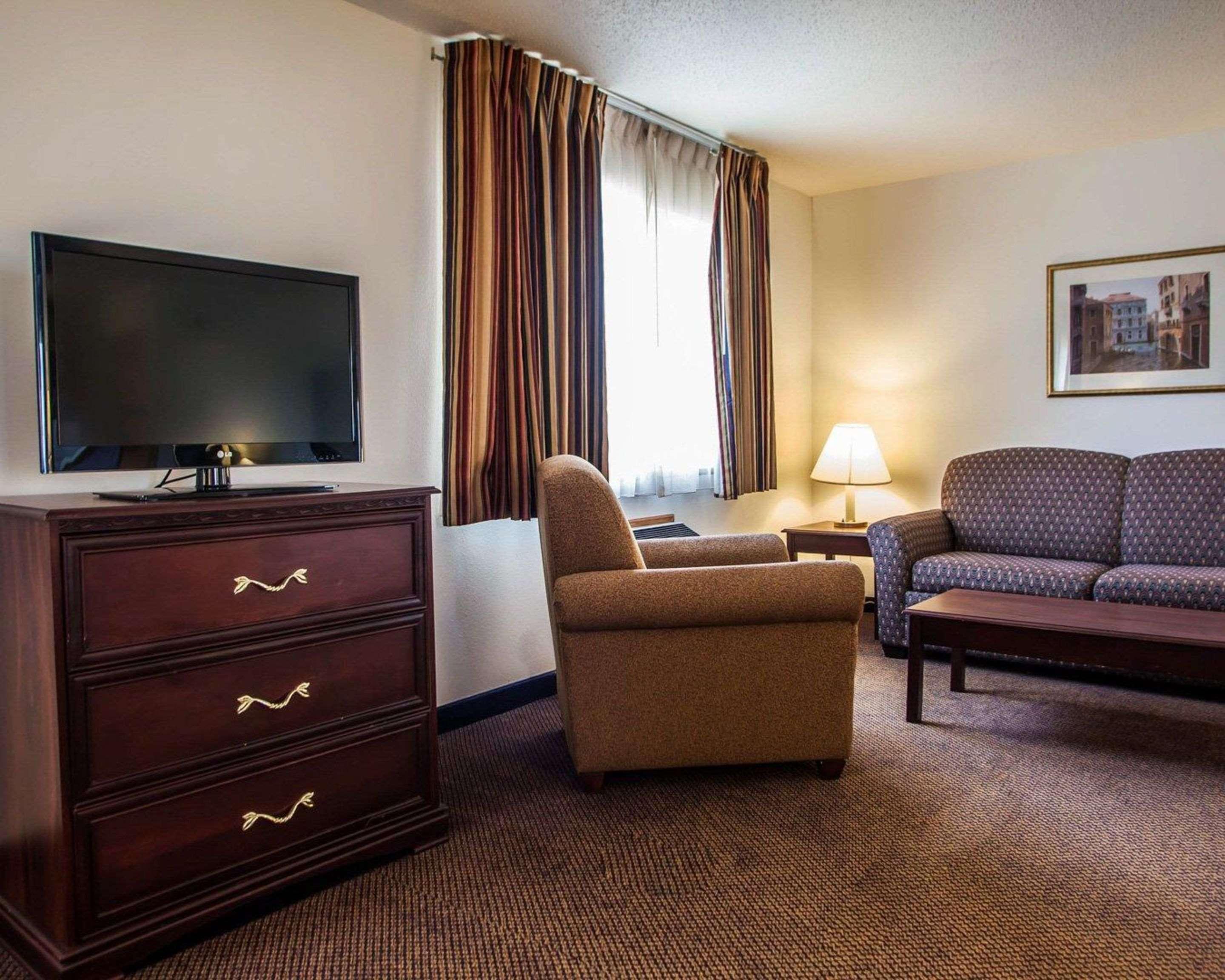 Quality Inn & Suites Eldridge Davenport North Bagian luar foto