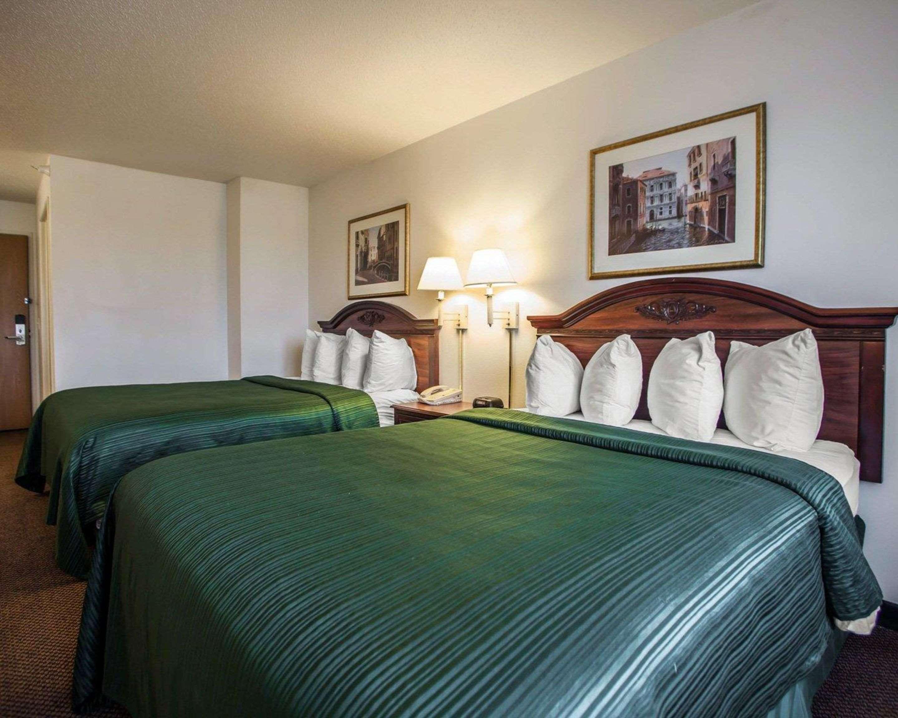 Quality Inn & Suites Eldridge Davenport North Bagian luar foto