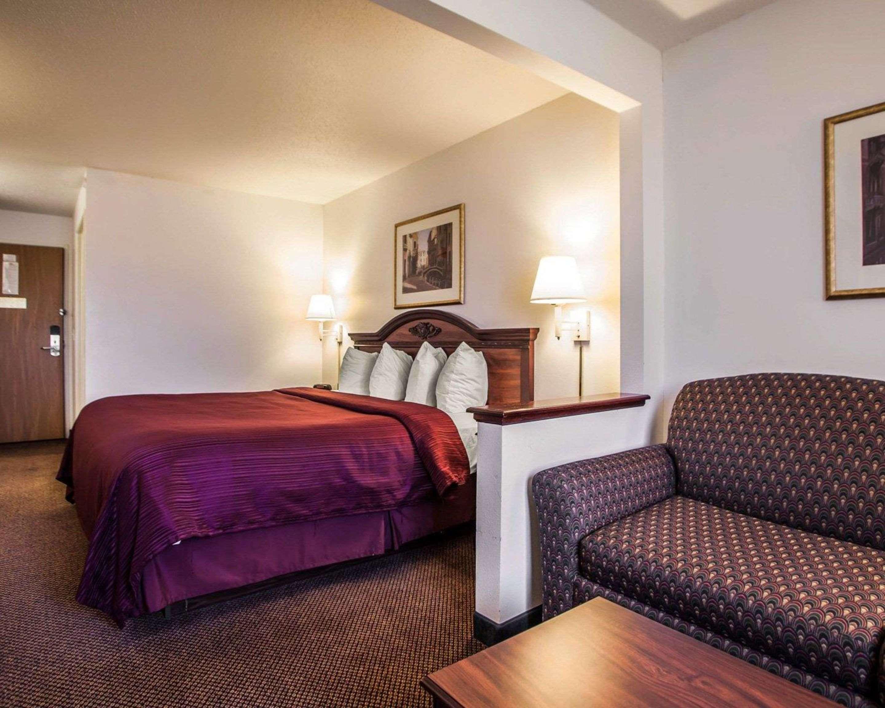 Quality Inn & Suites Eldridge Davenport North Bagian luar foto