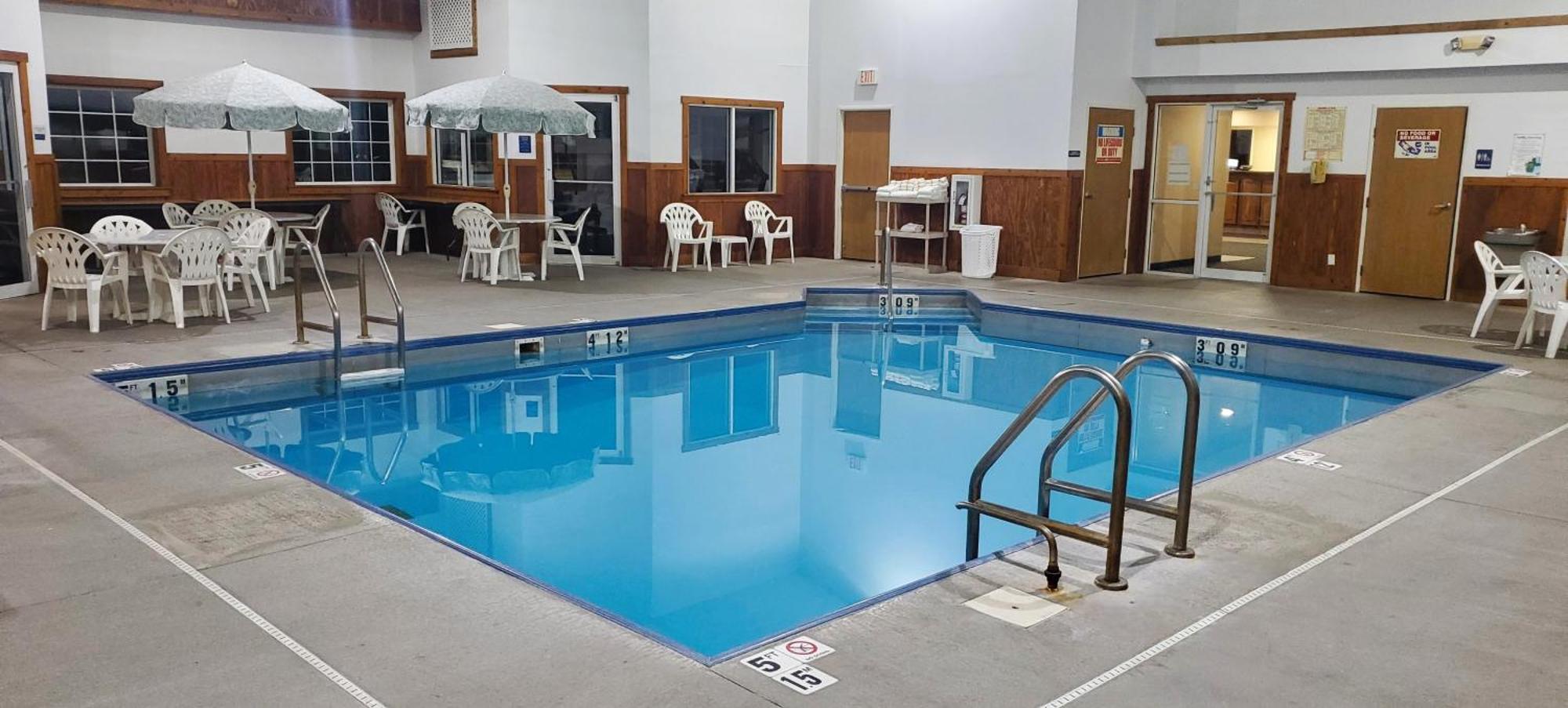Quality Inn & Suites Eldridge Davenport North Bagian luar foto