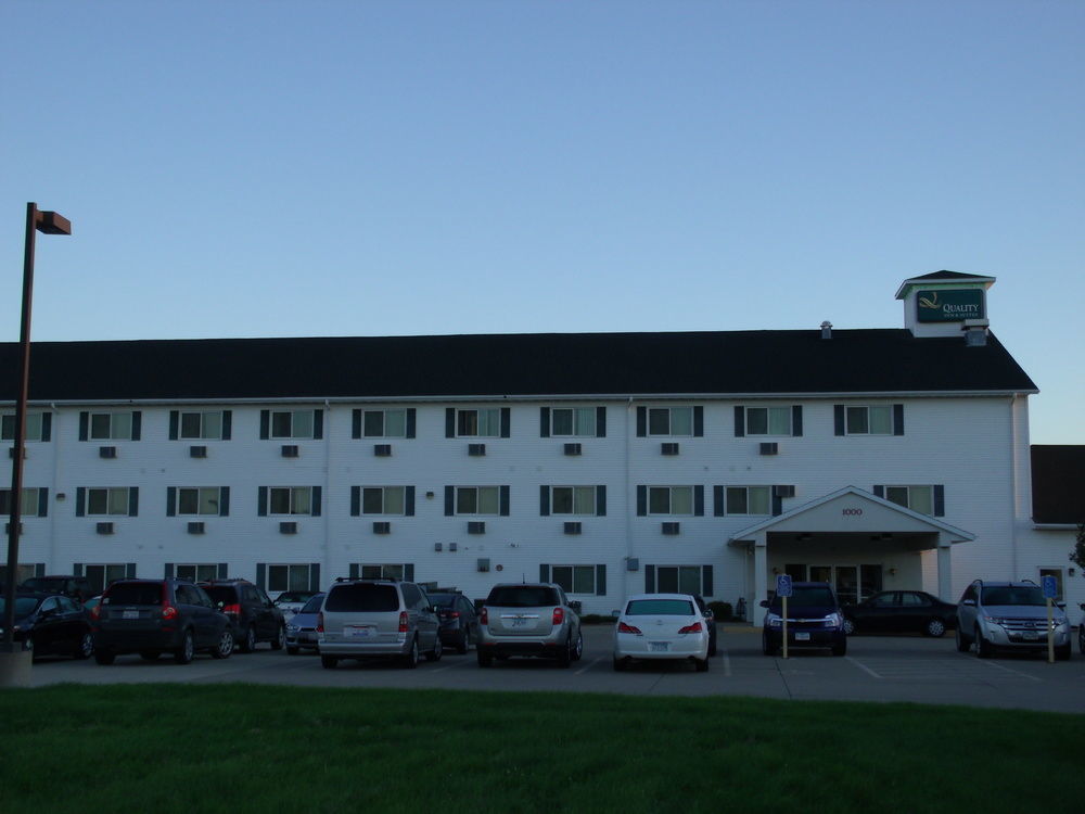Quality Inn & Suites Eldridge Davenport North Bagian luar foto